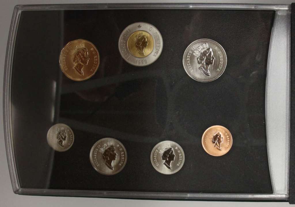 2000 Canada Specimen 7 Coin Set Loon Polar Bears Path to Knowledge RCM