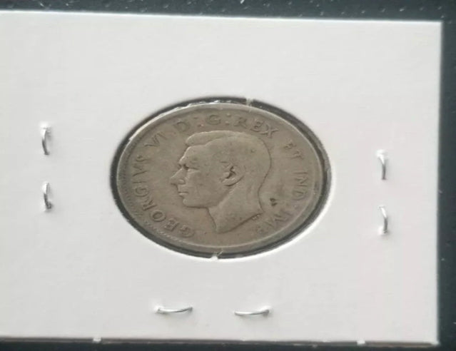 Canada 1940 25 Cent Silver Quarter Coin Circulated good condition